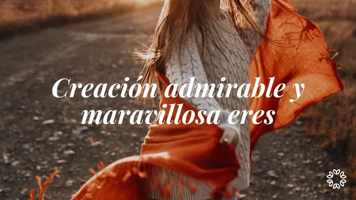 Portada de la clase Creación admirable y maravillosa eres: una mujer con un chal naranja